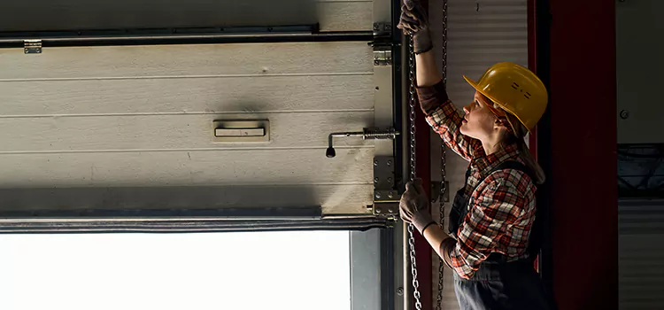 Addressing Common Garage Door Stoppage Issues in Carignan, QC